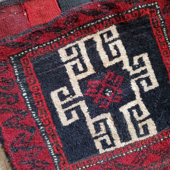 Indigenous Vintage Red and Black Carpet Women's Shoulder Bag - Picture 2 of 11